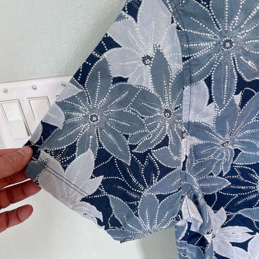 Mens Eddie Bauer button down blue floral shirt - Picture 3 of 7